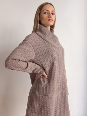 Strickkleid (Galerie)