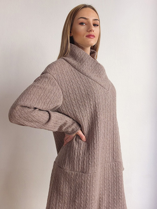 Strickkleid (Galerie)